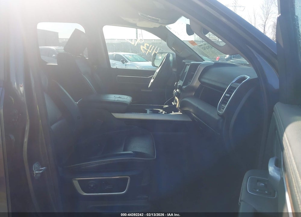 2020 RAM 1500 LAIE  4X4 6'4 BOX VIN: 1C6SRFDT4LN279702