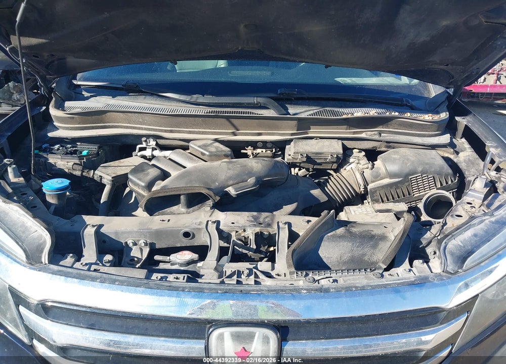 2018 HONDA PILOT TOURING VIN: 5FNYF6H92JB039182