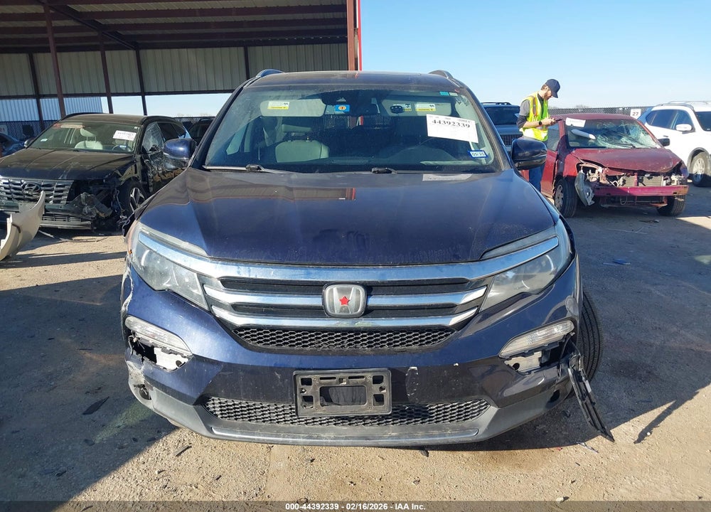 2018 HONDA PILOT TOURING VIN: 5FNYF6H92JB039182