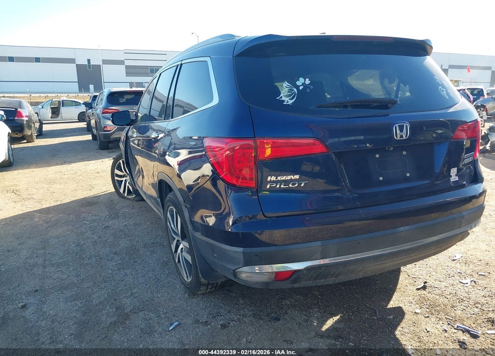2018 HONDA PILOT TOURING VIN: 5FNYF6H92JB039182