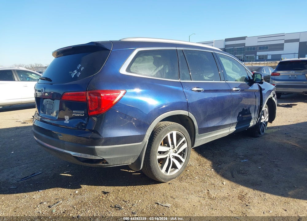 2018 HONDA PILOT TOURING VIN: 5FNYF6H92JB039182