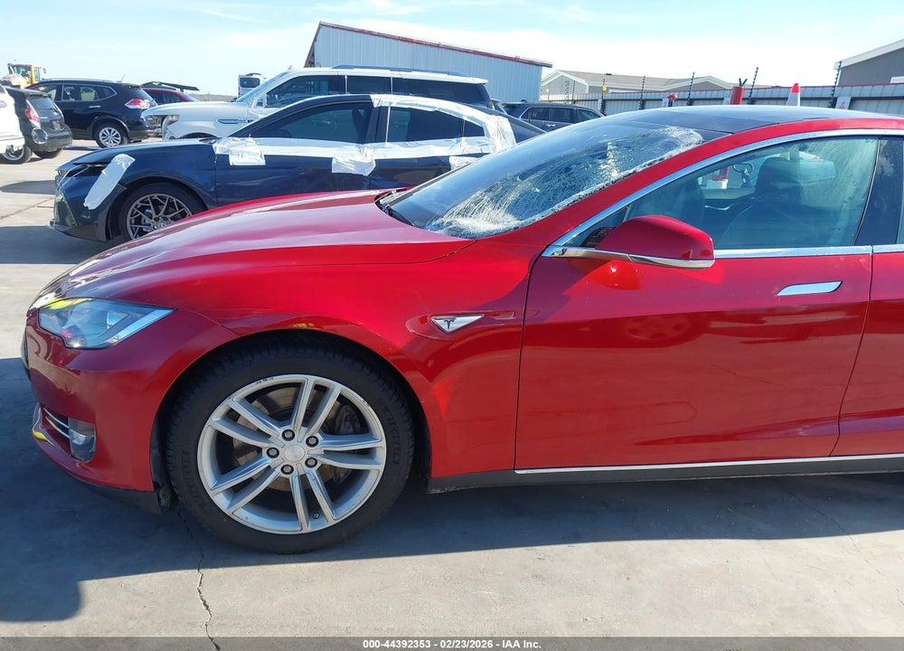 2014 TESLA MODEL S P85 VIN: 5YJSA1H11EFP44210