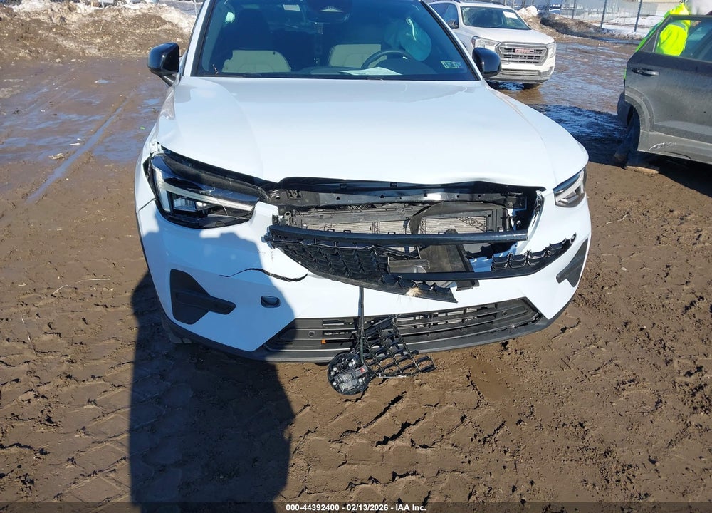 2026 VOLVO XC40 CORE, B5 AWD GAS (MILD HYBRID), DARK VIN: YV4L12UK6T2670160