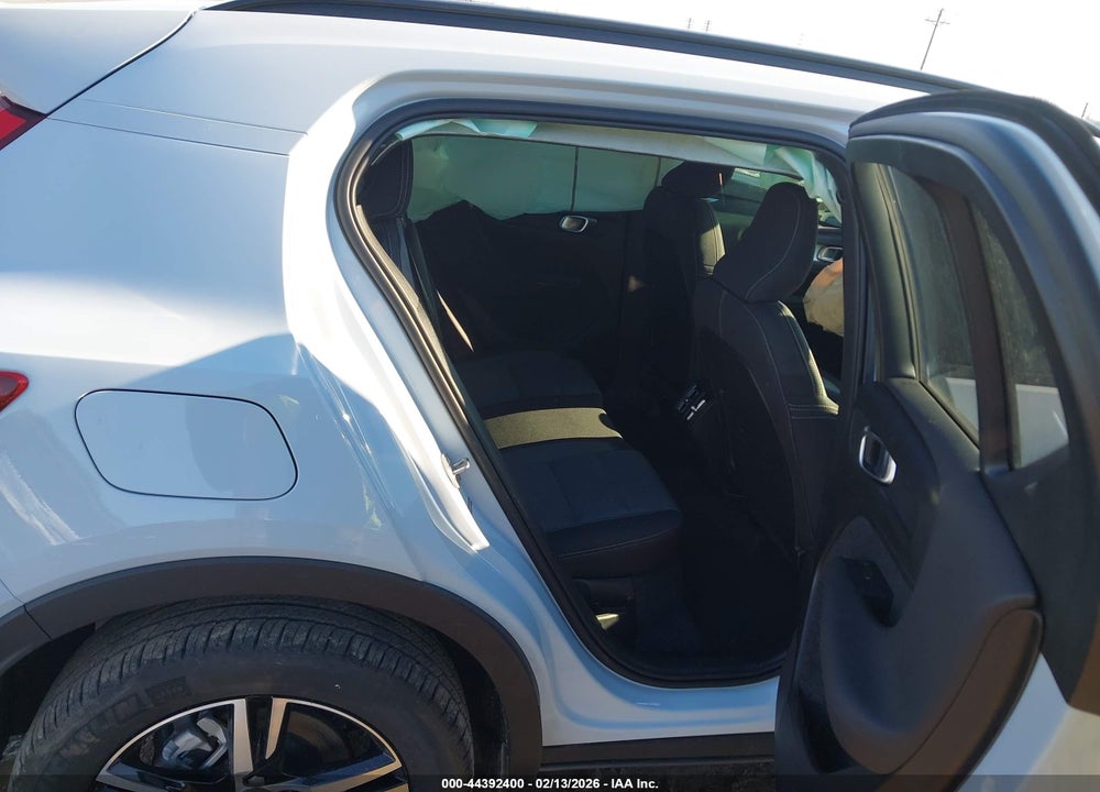 2026 VOLVO XC40 CORE, B5 AWD GAS (MILD HYBRID), DARK VIN: YV4L12UK6T2670160
