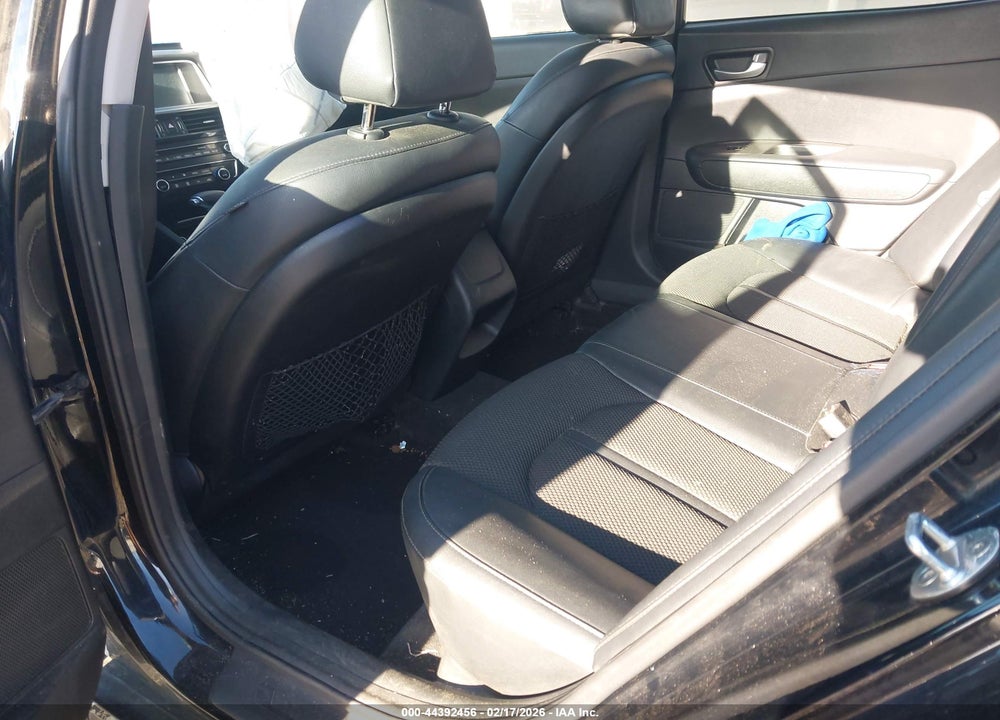 2019 KIA OPTIMA S VIN: 5XXGT4L31KG288258