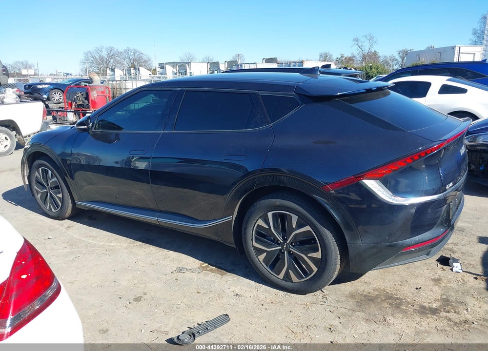 2023 KIA EV6 WIND VIN: KNDC34LA1P5111721