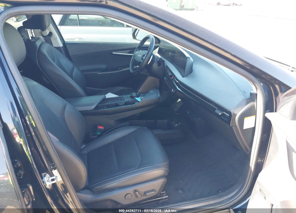 2023 KIA EV6 WIND VIN: KNDC34LA1P5111721