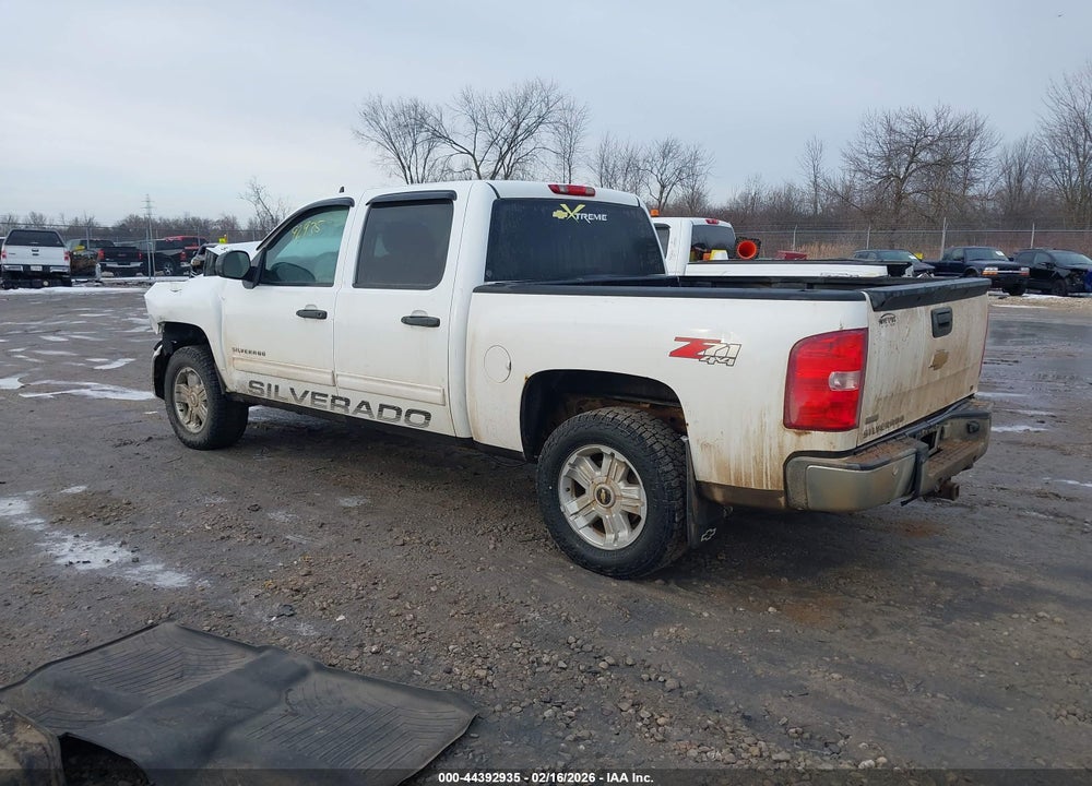 2011 CHEVROLET SILVERADO 1500 LT VIN: 3GCPKSE35BG229750