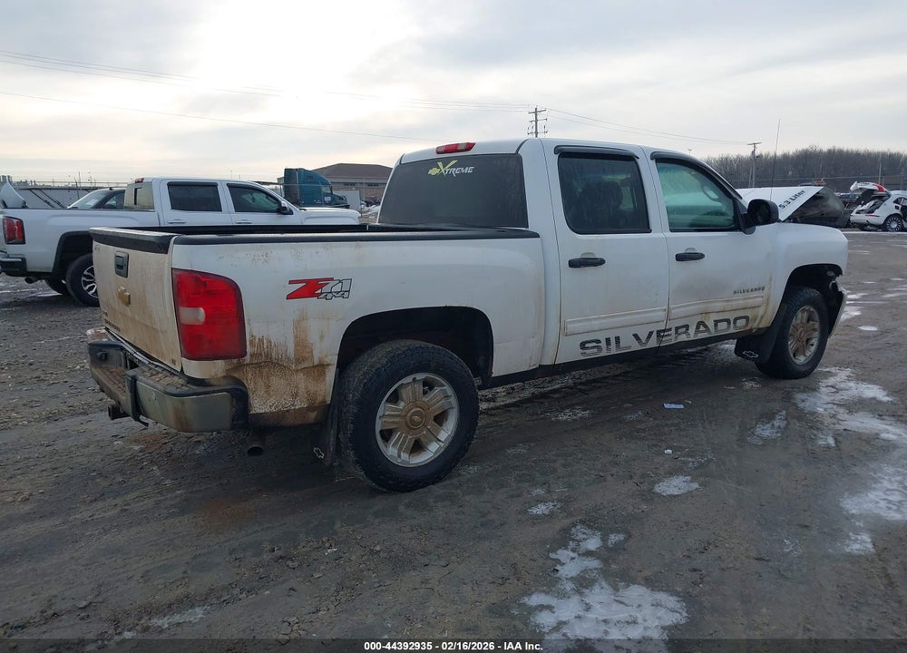 2011 CHEVROLET SILVERADO 1500 LT VIN: 3GCPKSE35BG229750