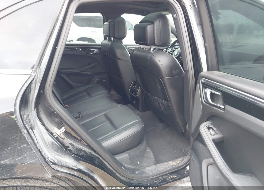 2018 PORSCHE MACAN VIN: WP1AA2A58JLB19159