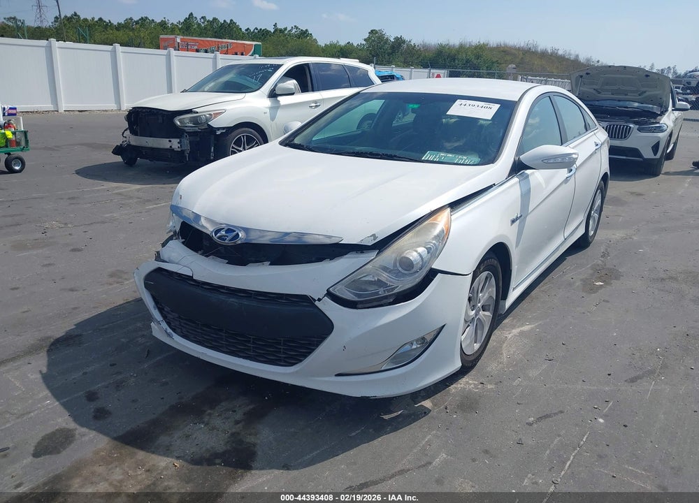 2015 HYUNDAI SONATA HYBRID VIN: KMHEC4A43FA137017