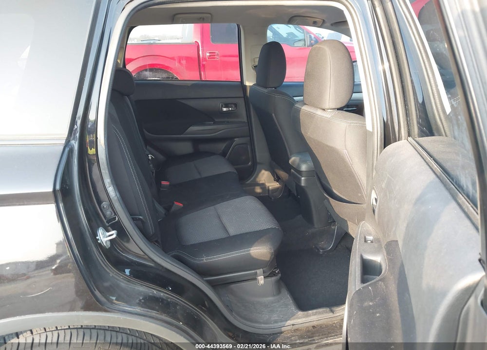 2016 MITSUBISHI OUTLANDER ES VIN: JA4AD2A38GZ050576