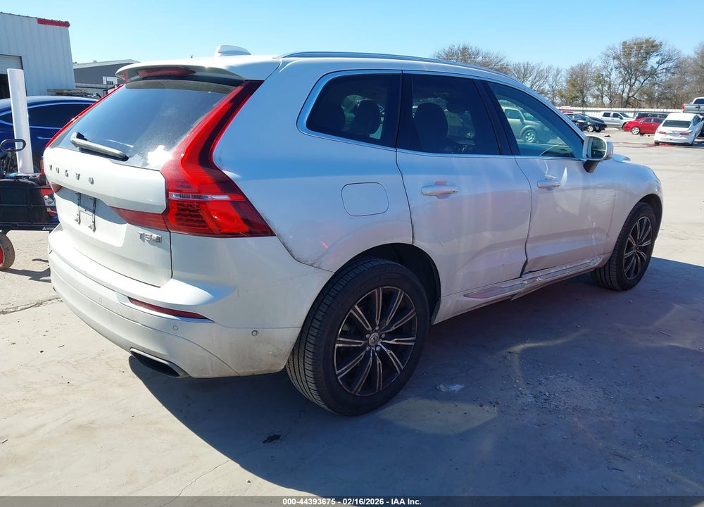 2018 VOLVO XC60 T5 INSCRIPTION VIN: YV4102RL6J1008156