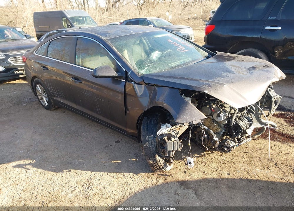2015 HYUNDAI SONATA SE VIN: 5NPE24AFXFH065590