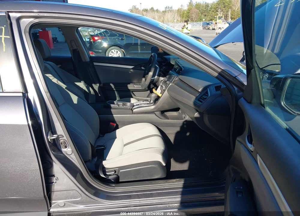 2019 HONDA CIVIC LX VIN: 2HGFC2F67KH580517