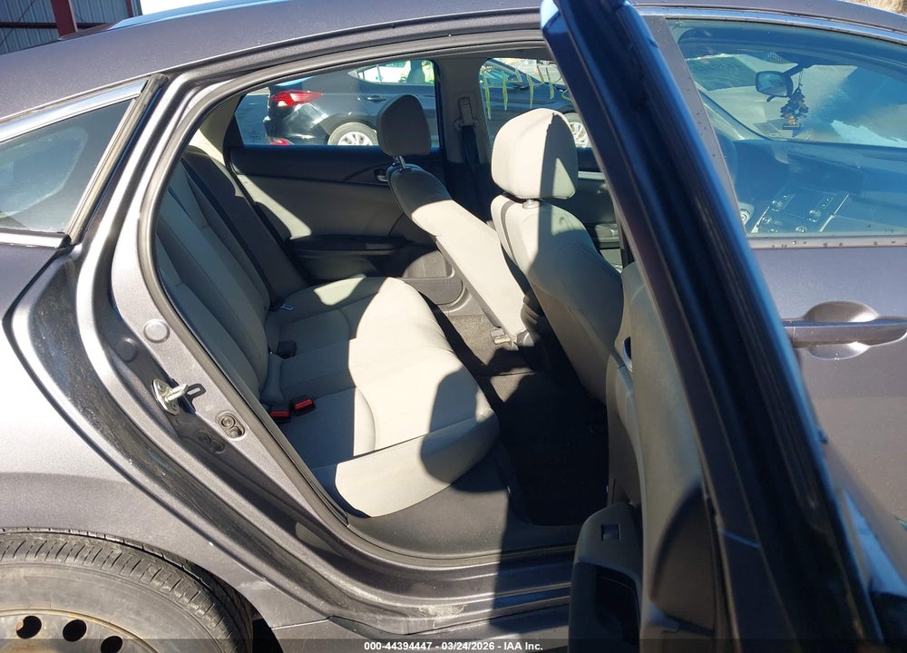 2019 HONDA CIVIC LX VIN: 2HGFC2F67KH580517