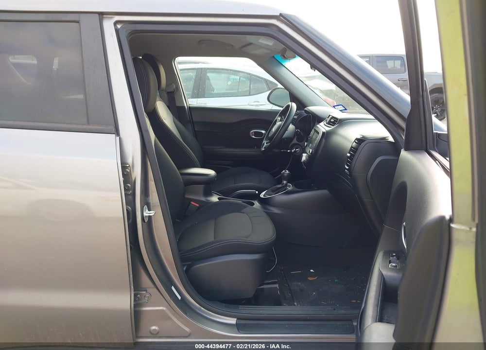 2018 KIA SOUL + VIN: KNDJP3A55J7513569