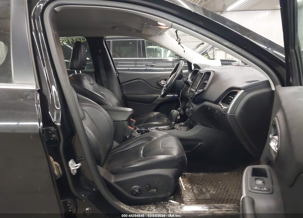 2019 JEEP CHEROKEE OVERLAND 4X4 VIN: 1C4PJMJN5KD173957