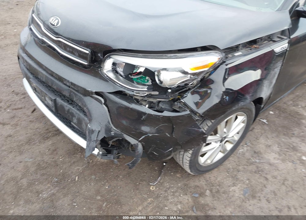 2017 KIA SOUL + VIN: KNDJP3A53H7493252
