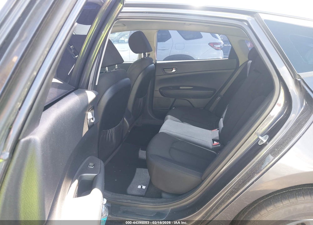 2016 KIA OPTIMA LX VIN: KNAGT4L32G5111999
