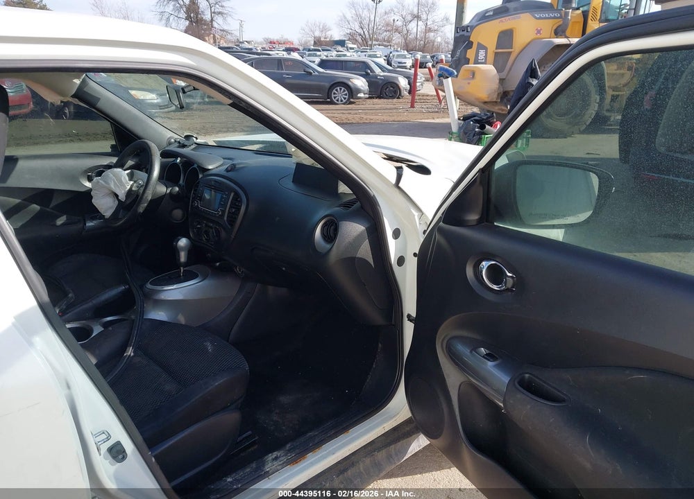 2015 NISSAN JUKE S VIN: JN8AF5MV4FT563084