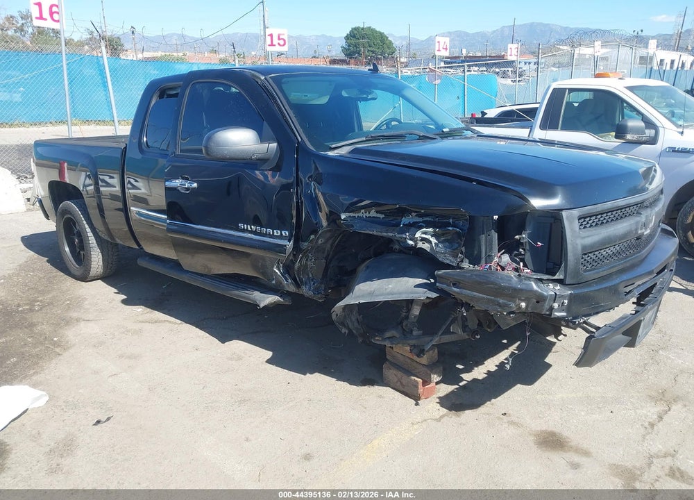 2013 CHEVROLET SILVERADO 1500 LT VIN: 1GCRCSE07DZ279063