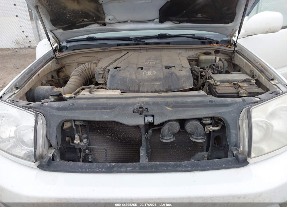 2005 TOYOTA 4RUNNER SR5 SPORT V6 VIN: JTEBU14R658043029