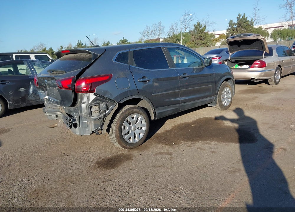 2018 NISSAN ROGUE SPORT S VIN: JN1BJ1CP7JW185556