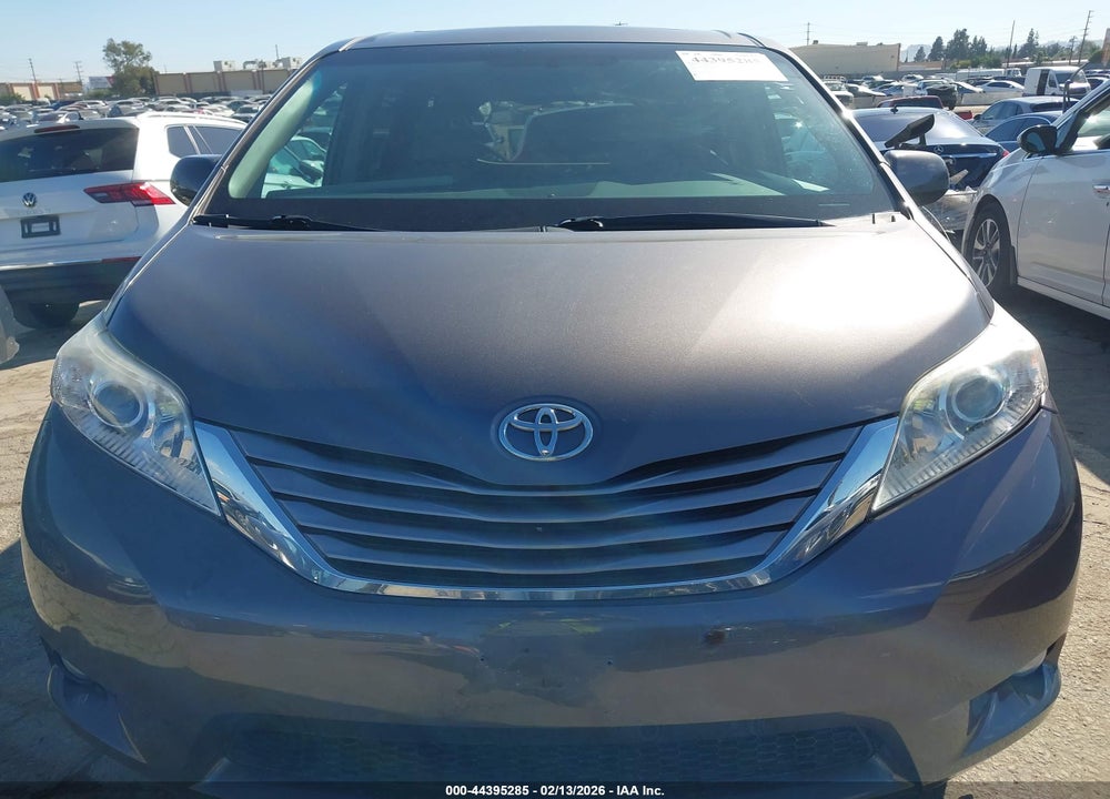 2017 TOYOTA SIENNA XLE 8 PASSENGER VIN: 5TDYZ3DC4HS784965