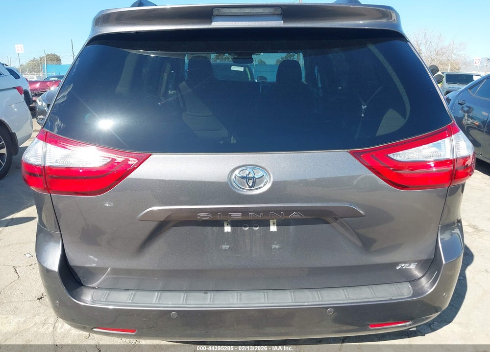 2017 TOYOTA SIENNA XLE 8 PASSENGER VIN: 5TDYZ3DC4HS784965