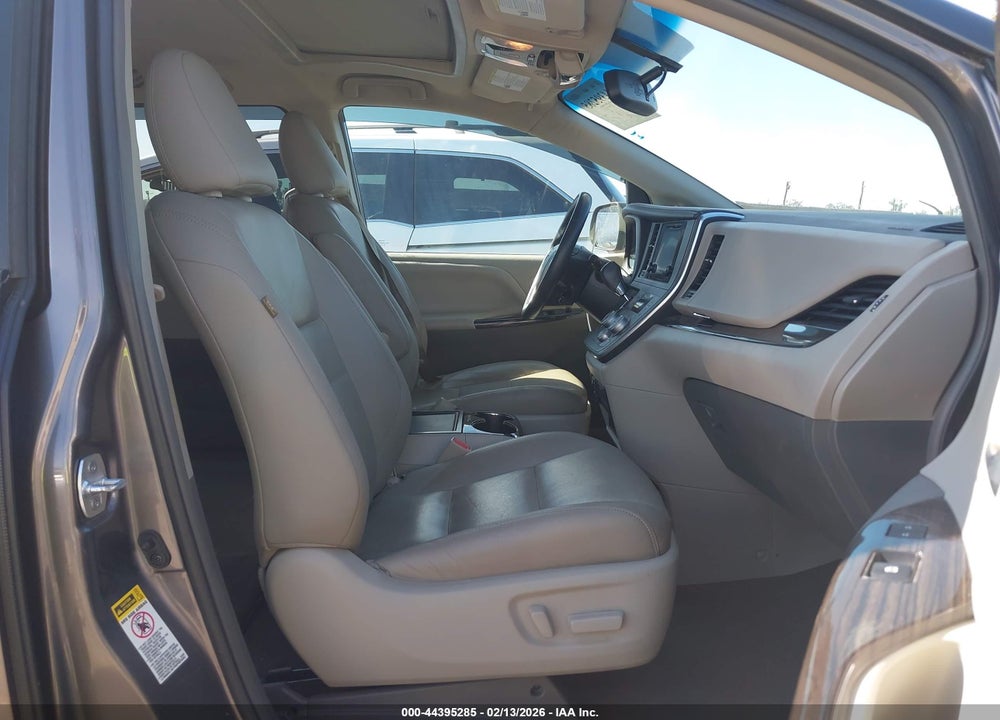 2017 TOYOTA SIENNA XLE 8 PASSENGER VIN: 5TDYZ3DC4HS784965