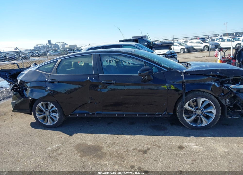 2018 HONDA CLARITY PLUG-IN HYBRID VIN: JHMZC5F13JC017336