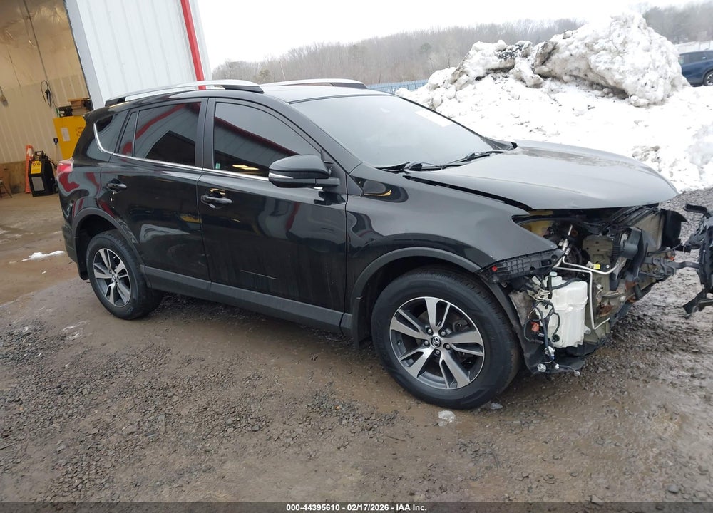 2018 TOYOTA RAV4 XLE VIN: 2T3RFREVXJW711135