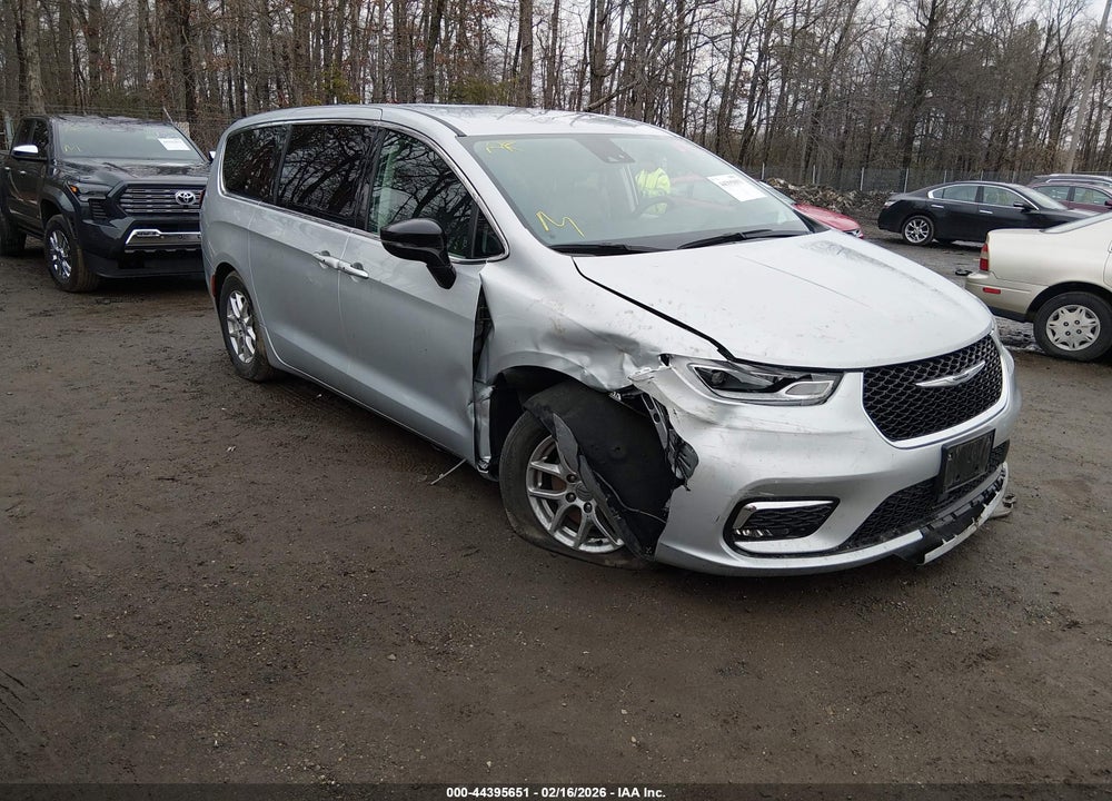 2024 CHRYSLER PACIFICA TOURING L VIN: 2C4RC1BG2RR162357