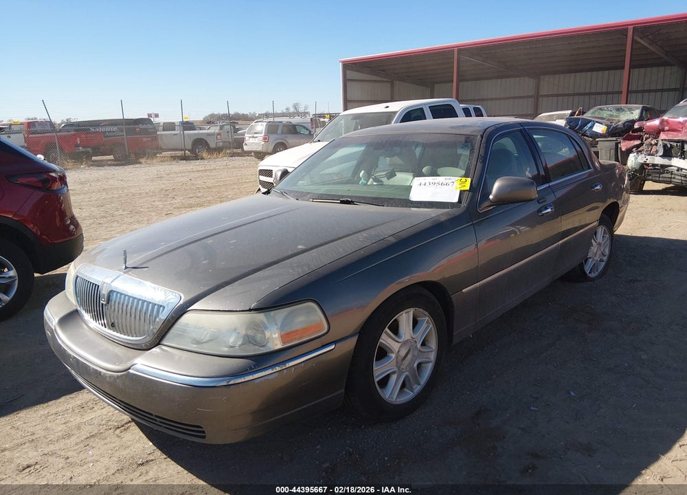 2004 LINCOLN TOWN CAR ULTIMATE VIN: 1LNHM83W64Y652887