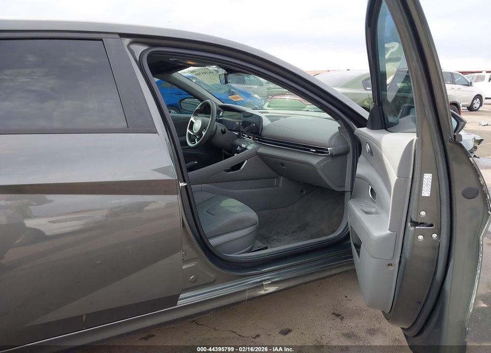2024 HYUNDAI ELANTRA SEL VIN: KMHLM4DG8RU712161