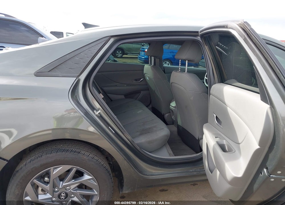2024 HYUNDAI ELANTRA SEL VIN: KMHLM4DG8RU712161
