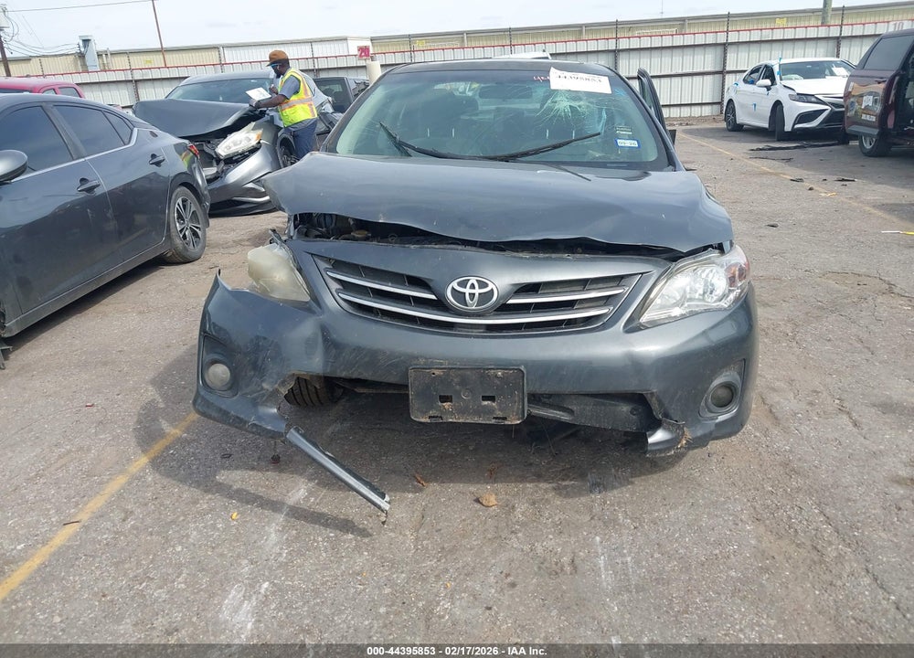 2013 TOYOTA COROLLA LE VIN: 2T1BU4EE8DC070124