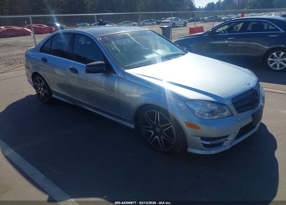 2013 MERCEDES-BENZ C 300 SPORT 4MATIC VIN: WDDGF8AB5DR242222