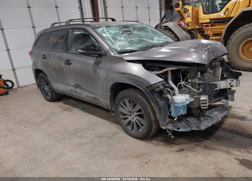 2019 TOYOTA HIGHLANDER SE VIN: 5TDJZRFH0KS978817