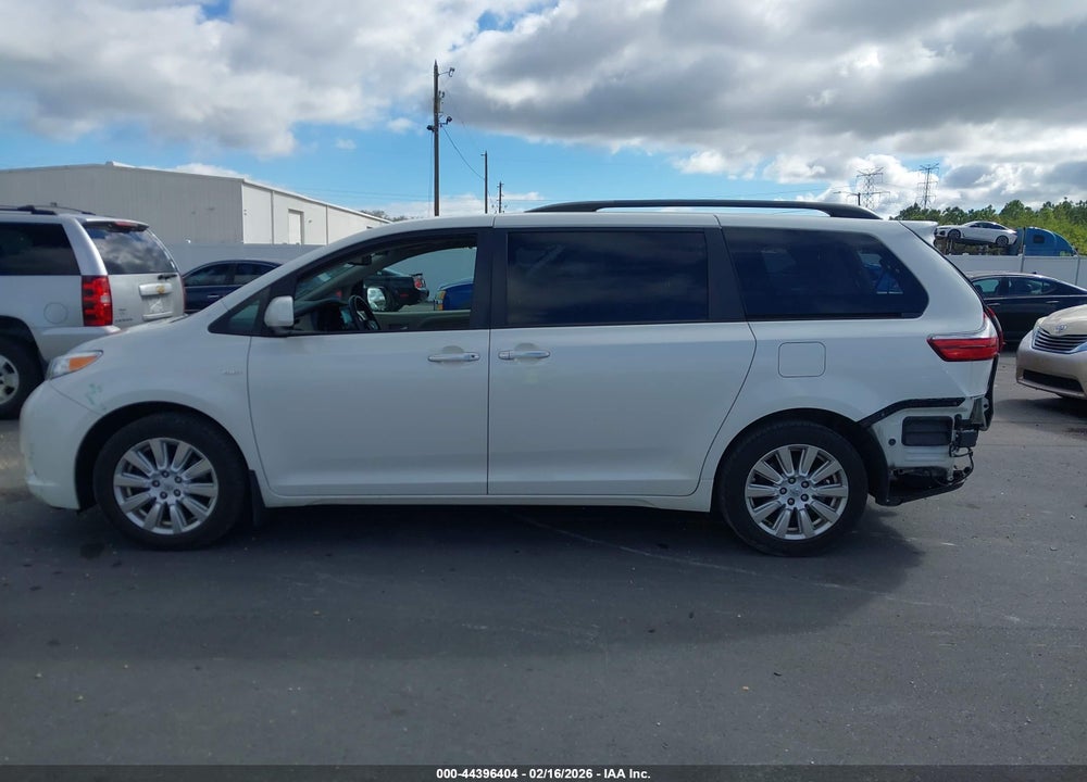 2017 TOYOTA SIENNA XLE 7 PASSENGER VIN: 5TDDZ3DC8HS174775