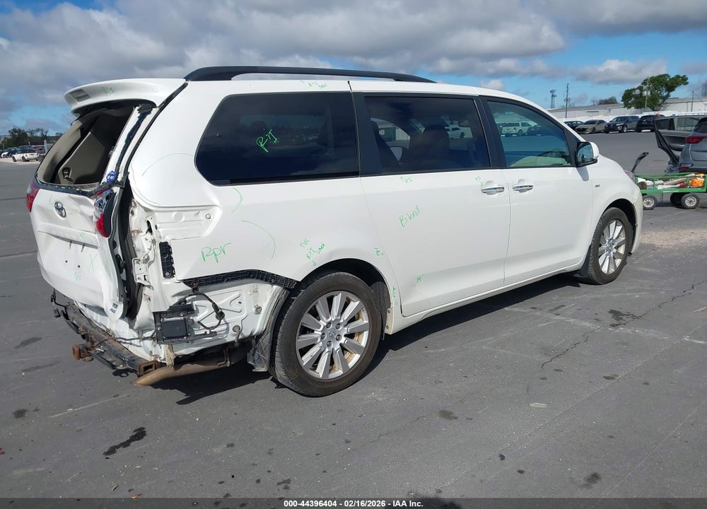 2017 TOYOTA SIENNA XLE 7 PASSENGER VIN: 5TDDZ3DC8HS174775