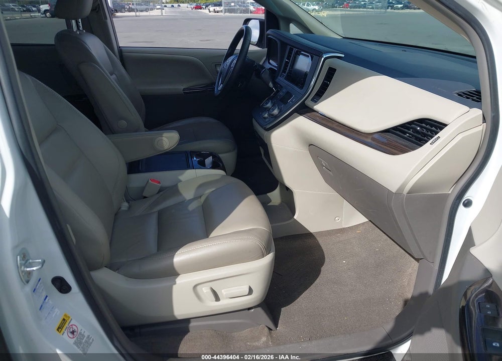 2017 TOYOTA SIENNA XLE 7 PASSENGER VIN: 5TDDZ3DC8HS174775