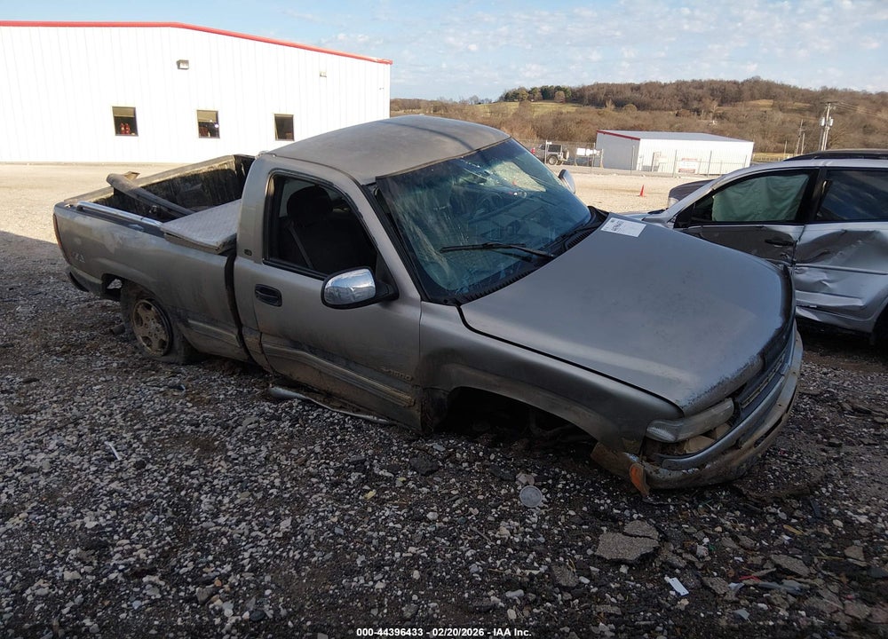 2000 CHEVROLET SILVERADO 1500 LS VIN: 1GCEK14T4YZ308452