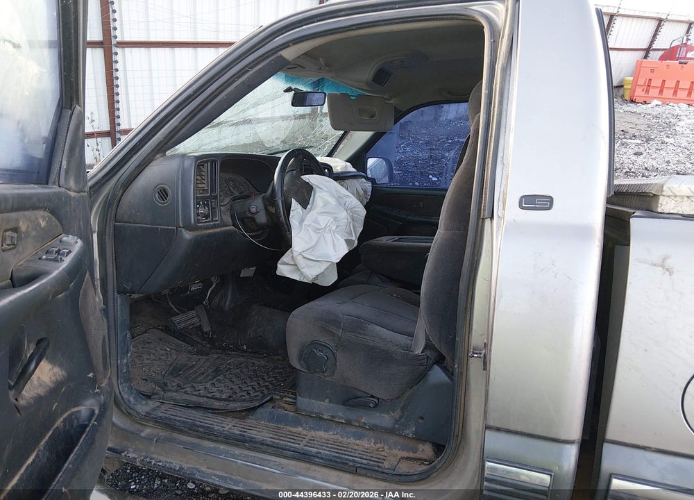 2000 CHEVROLET SILVERADO 1500 LS VIN: 1GCEK14T4YZ308452