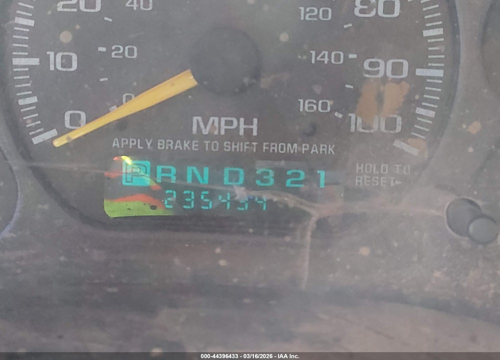 2000 CHEVROLET SILVERADO 1500 LS VIN: 1GCEK14T4YZ308452