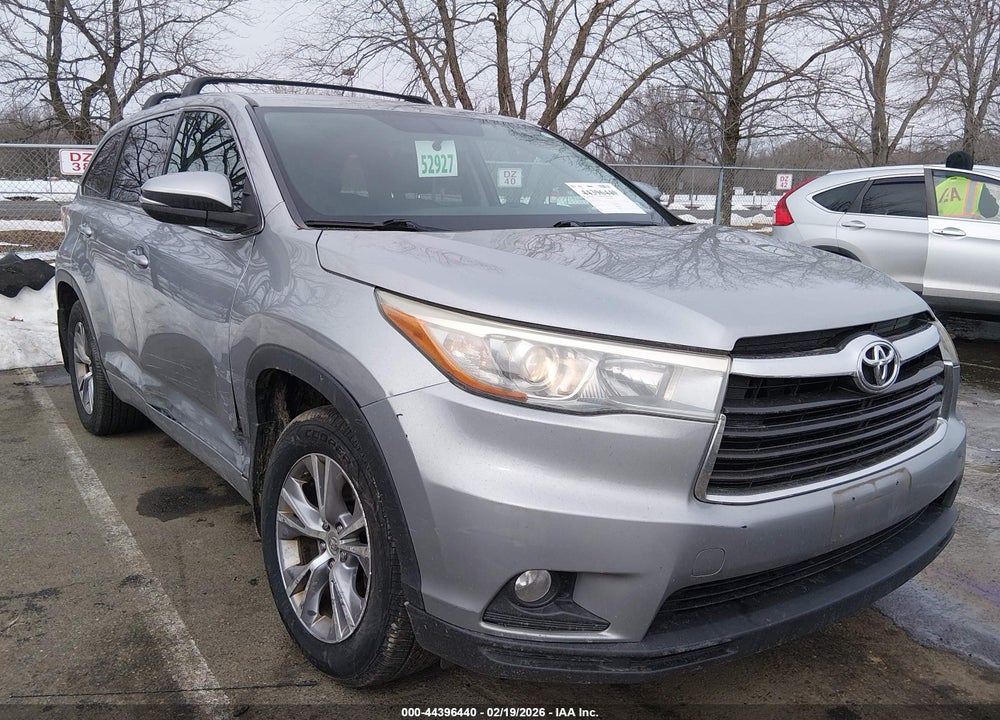 2015 TOYOTA HIGHLANDER LE PLUS V6 VIN: 5TDBKRFH0FS181840
