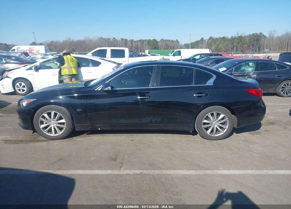 2016 INFINITI Q50 3.0T PREMIUM VIN: JN1EV7AR1GM344147