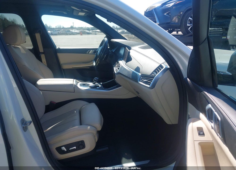 2019 BMW X5 VIN: 5UXCR6C56KLL13907