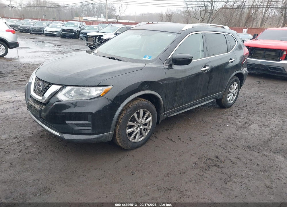 2018 NISSAN ROGUE SV VIN: KNMAT2MVXJP610834